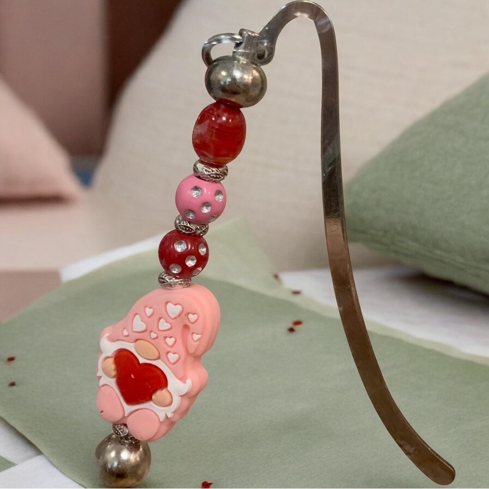 Gnome Heart Charm Bookmark Pink & Red Beaded Valentine - Picture 4 of 4